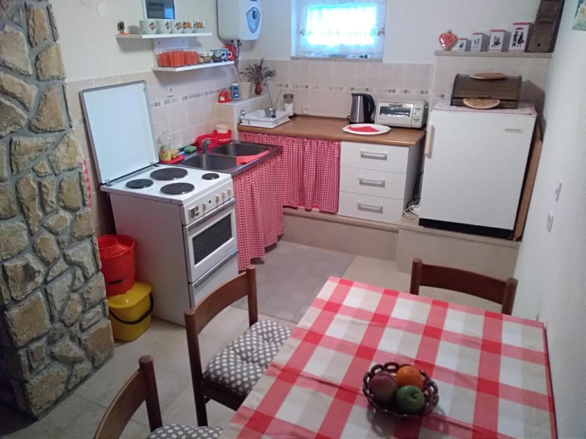 Apartman Tri Palme Gabonjin Room photo